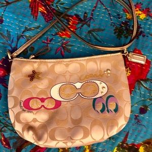 Coach crossbody Poppy bag. EUC!